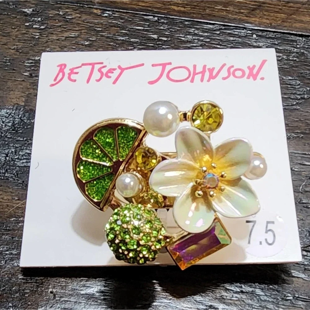 BETSEY JOHNSON BETSEYS BRUCH LIME FLOWERS AND BLING RING‎ SIZE 7.5